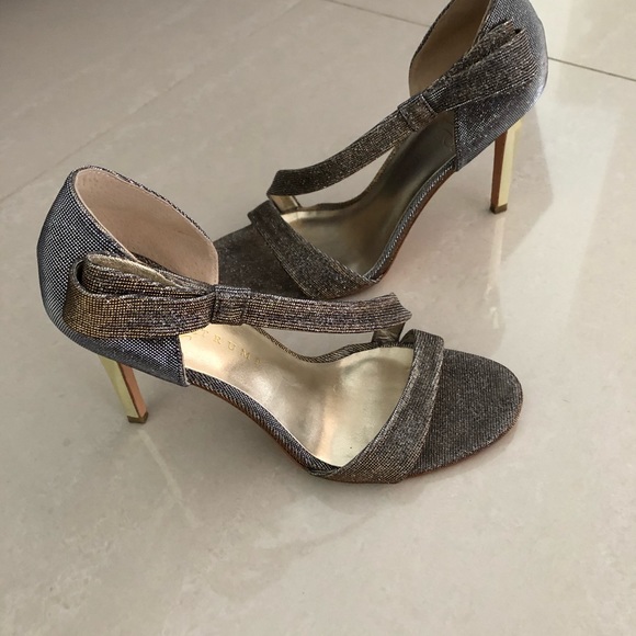 Ivanka Trump iridescent Cecily 3” Heels - Picture 2 of 4